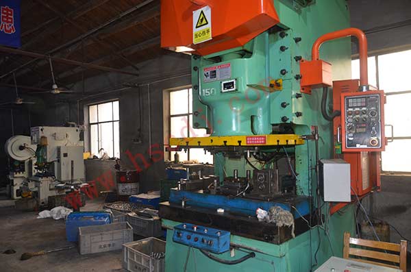 德式喉箍生產(chǎn)設備